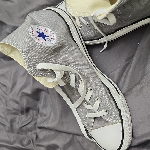 Converse sneakers for men or women. See pic for sizes. - Picture 2 of 4